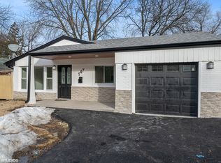 147 S Lake St, Mundelein, IL