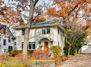 2379 Chilcombe Ave, Saint Paul, MN 55108