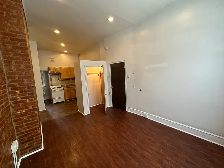 2311 Christian St #1F — Photo 10