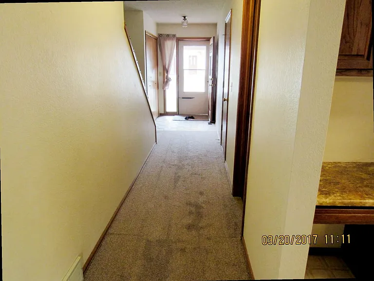 375 Wildrose Ln — Photo 2