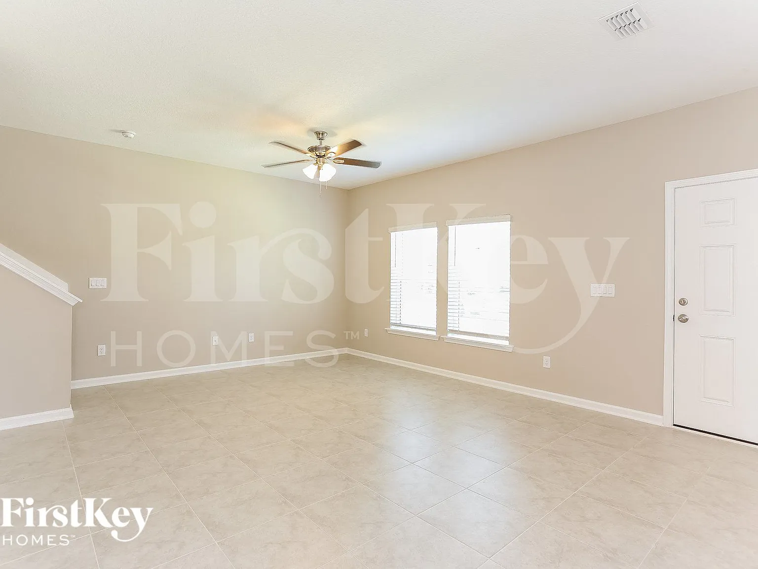 4 bed, 2.5 bath, 1958 sqft, $2,380 — Photo 3