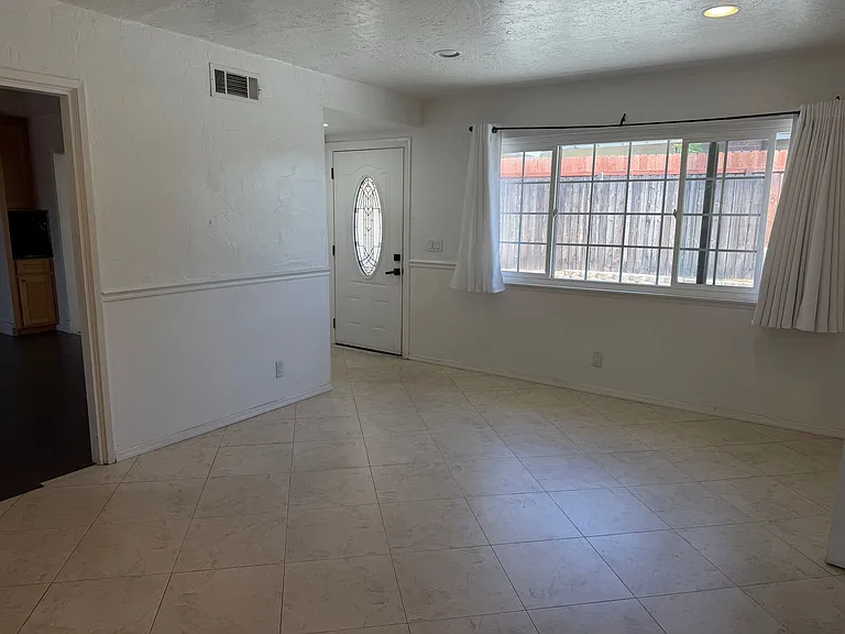 343 Sunrise St — Photo 4