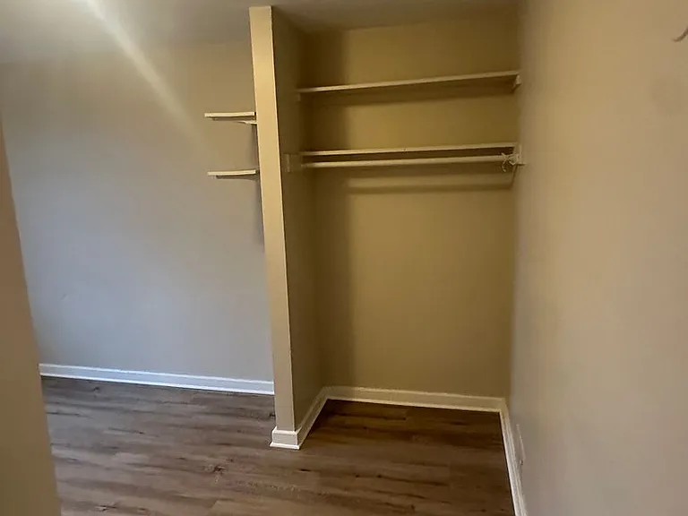 40-50 Lardner Ct — Photo 8