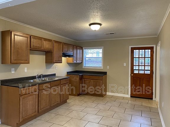 3rd image of 3825 Audie Dr