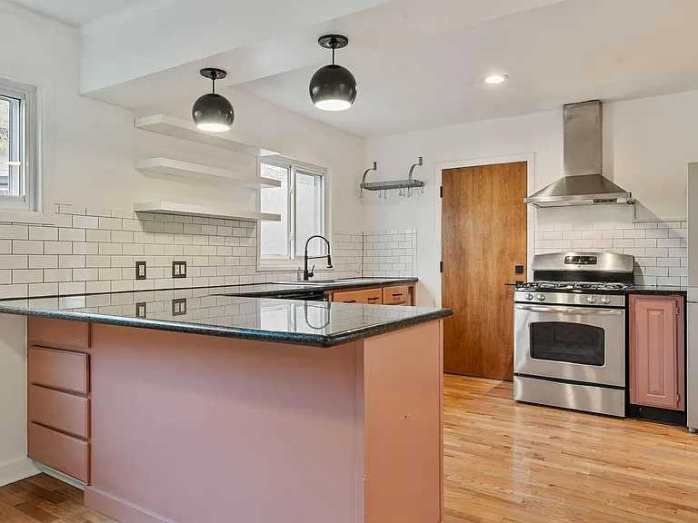 6358 NE 37th Ave — Photo 10