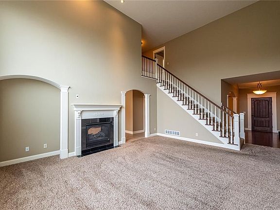 3rd image of 8727 Deacon Dr NW