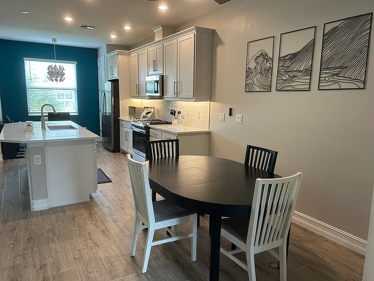 4648 Lagona Ln — Photo 2