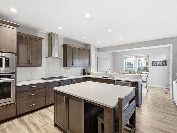 5th image of 10 E Riviera Pl