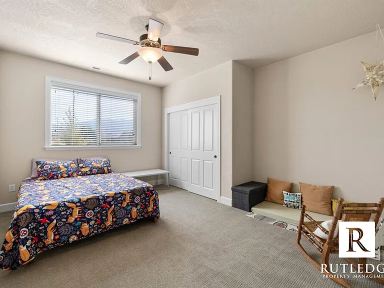 172 Willow Springs Dr — Photo 15