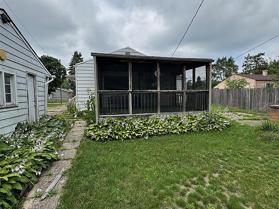 4th image of 2773 Woodruff Ln
