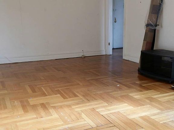 2nd image of 205 Sea Breeze Ave APT 3I