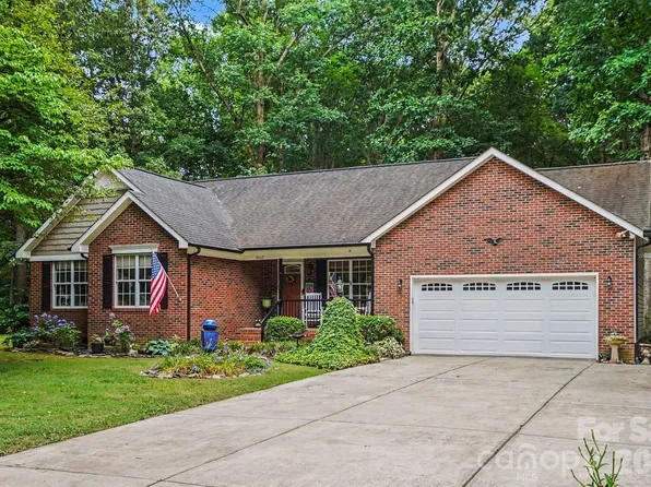 6007 Charlton Oaks Dr, Waxhaw, NC 28173