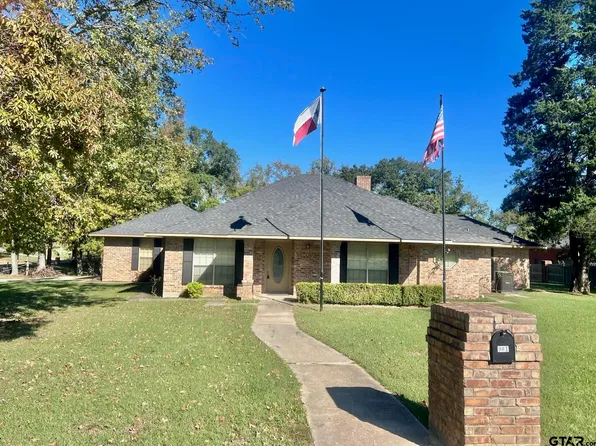 901 Deer Trail Ln, Mount Pleasant, TX 75455