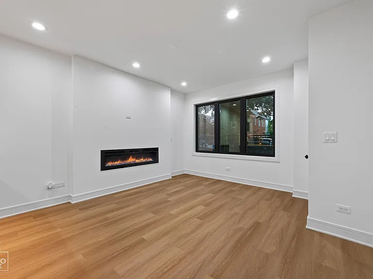 2327 S Homan Ave #2 — Photo 8