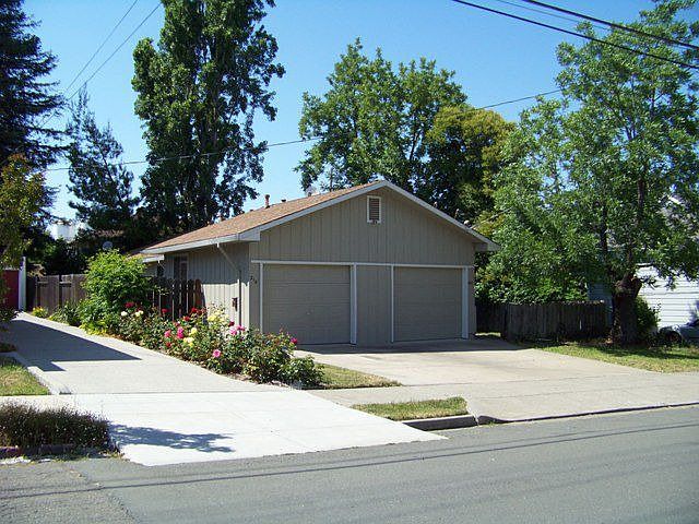 1st image of 208 Bassett St