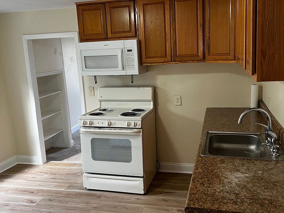 1st image of 119 W Walnut St #3