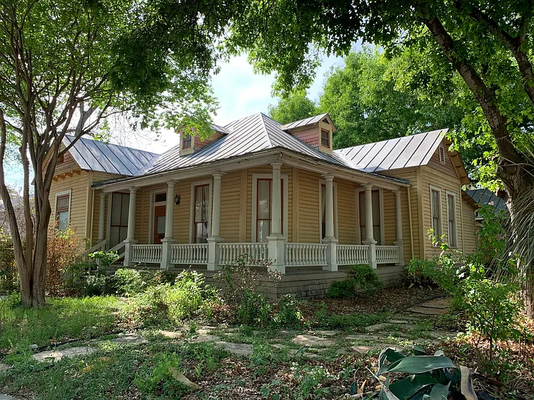 321 Stieren St — Photo 12