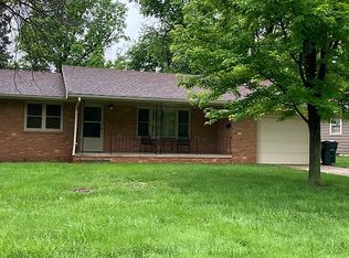 911 S Saint John Ave, Lyons, KS 67554