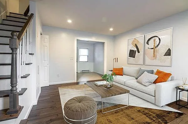 72 Tudor Ln — Photo 2