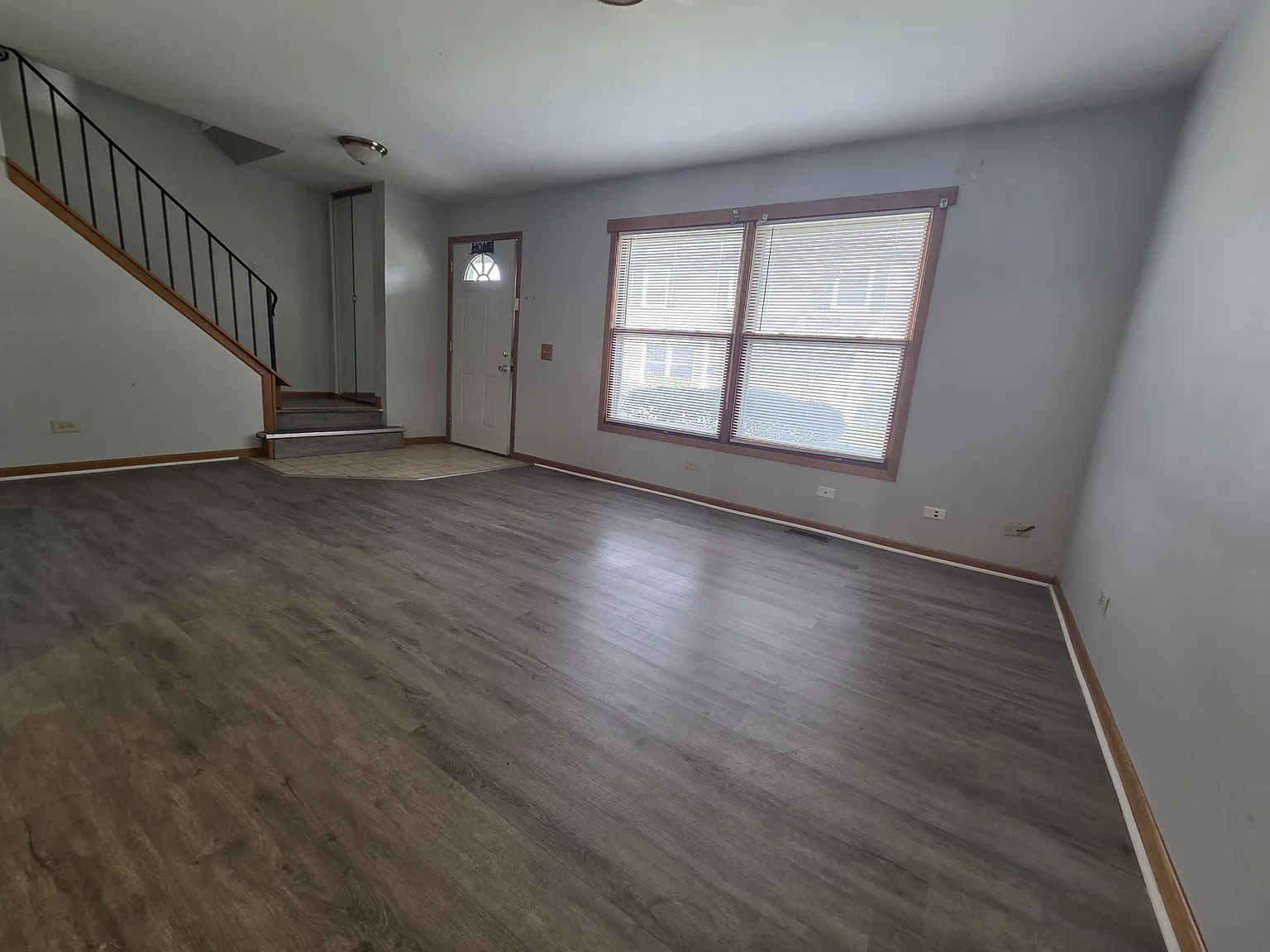 3 bed, 1.5 bath, 1200 sqft, $2,495 — Photo 2