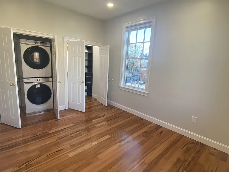 136 Inman St #6 — Photo 9