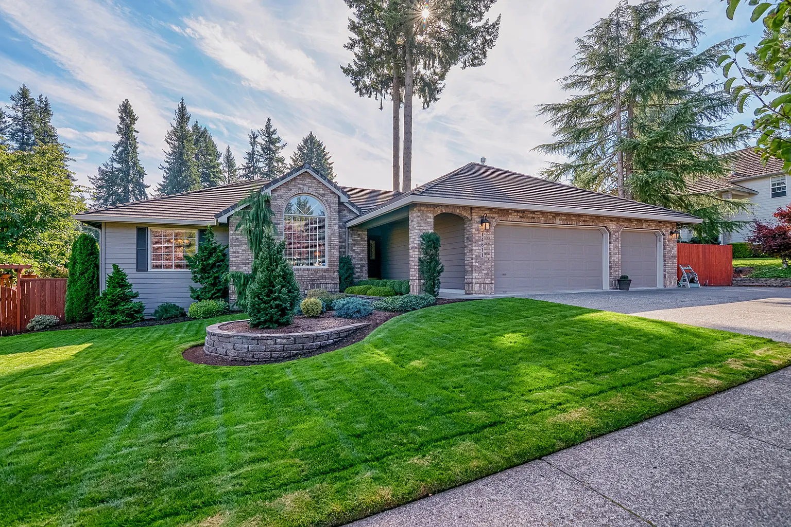 14611 NE 16th St photo 1