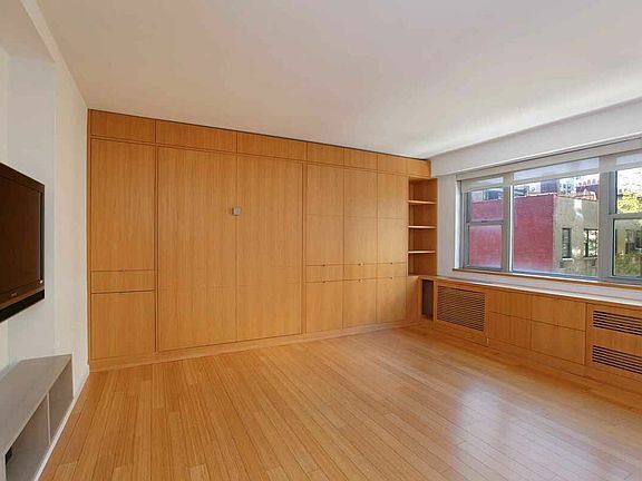 3rd image of 100 W 93rd St APT 5D