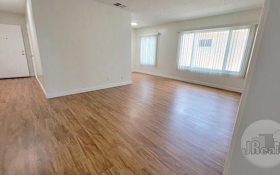 3rd image of 616 S Fir Ave #7