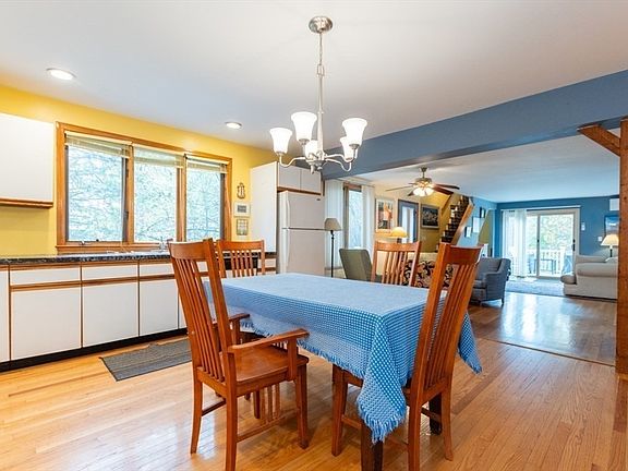 5th image of 60 Greenwood Ln
