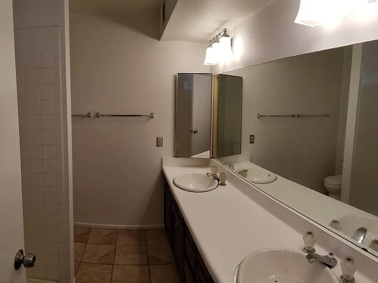 1626 W Beaubien Dr — Photo 9