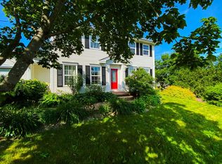 16 Heneys Pond Rd, Bay Roberts, NL A0A1G0