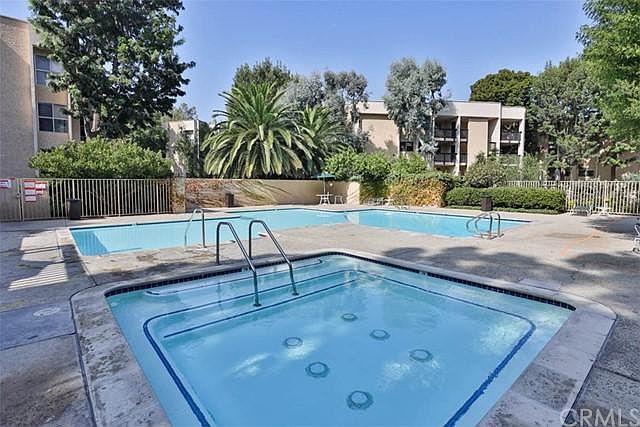 2nd image of 7107 Raintree Cir