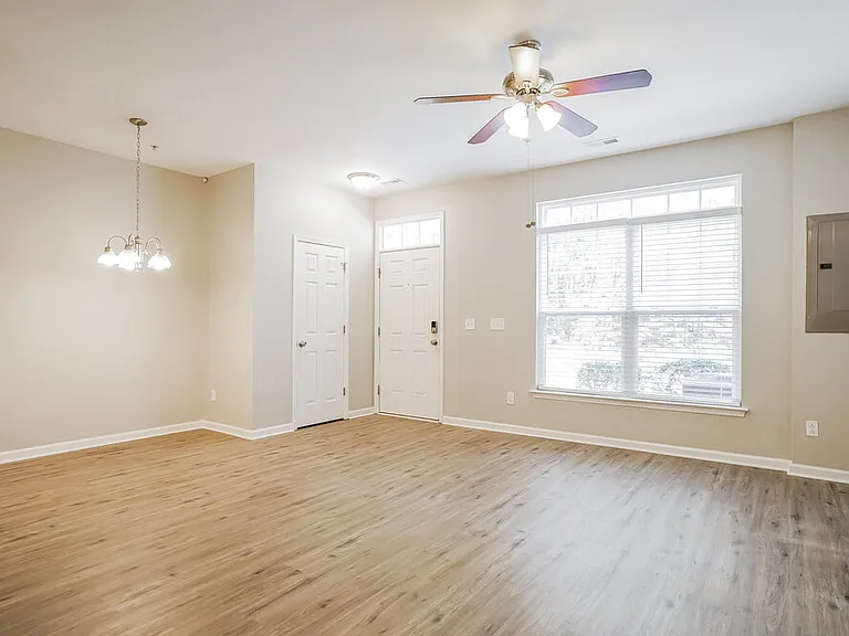 311 Gilman Ln #106 — Photo 7