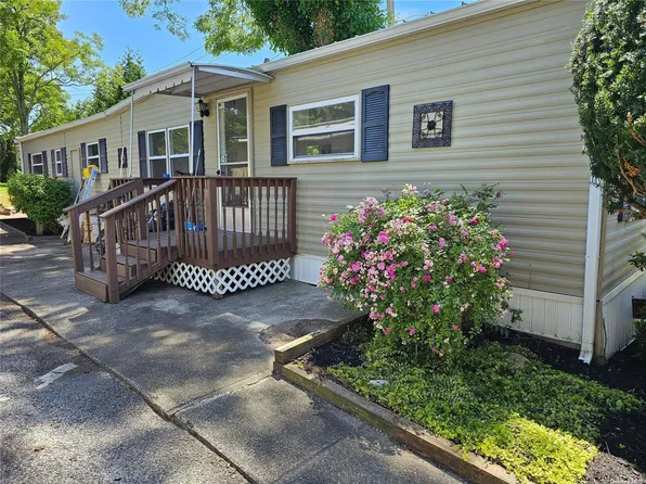 1964-20 River Road, Calverton, NY 11933