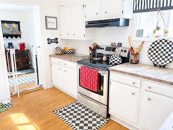 5th image of 6698 Truxton Tully Rd