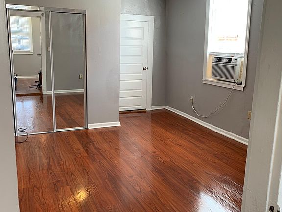 5th image of 3514 La Salle St