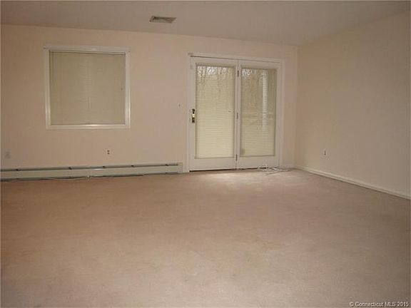 Living Room access to a bac...
