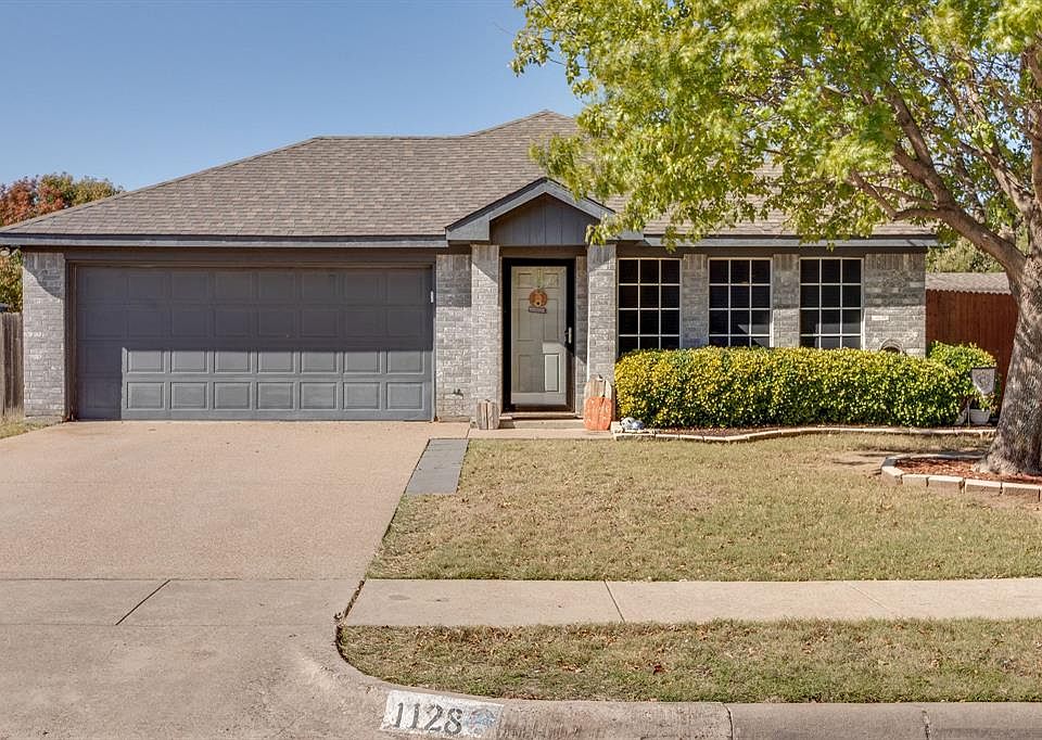 1st image of 1128 Darren Dr