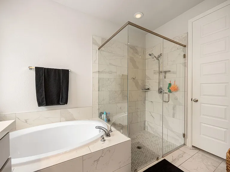 8711 Harbor Pines Dr — Photo 22