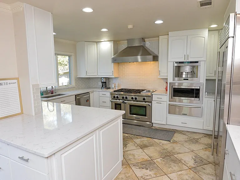 10710 D K Ranch Rd — Photo 8