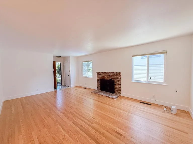 5436 Fresno Ave — Photo 2