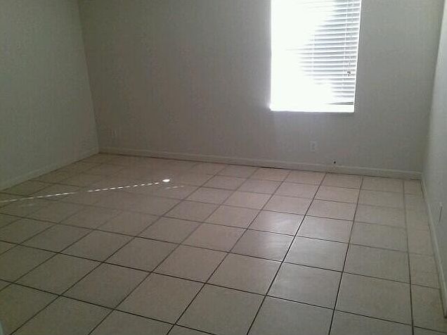 2nd image of 1702 S Dixie Hwy #6