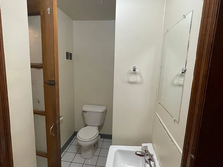65 E Norwich Ave — Photo 31