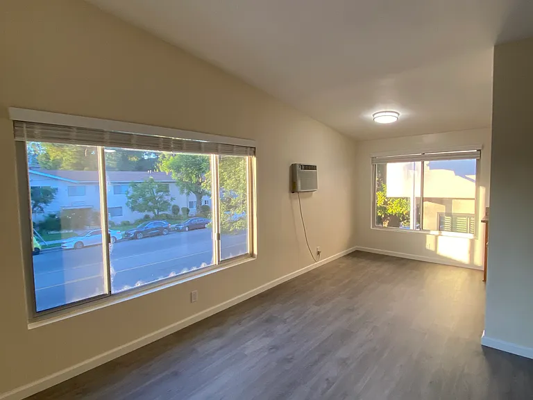 13418 Moorpark St #4 — Photo 15
