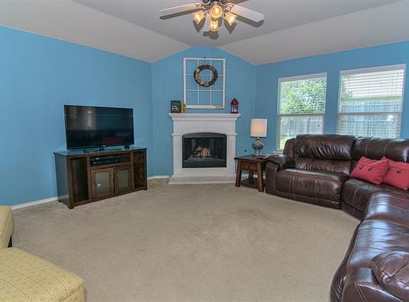 4th image of 9712 Sleepy Hollow Dr