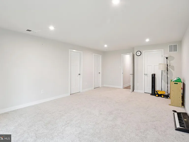 47 Rosemary Way — Photo 22