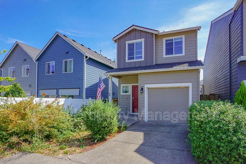 3 bed, 2.5 bath, 1331 sqft, $2,495 — Photo 3