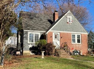 112 Vohlander St, Warwick, RI 02889