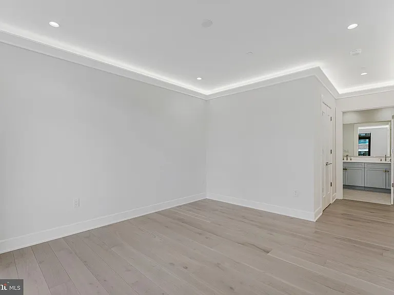 6718 Lowell #507 — Photo 27