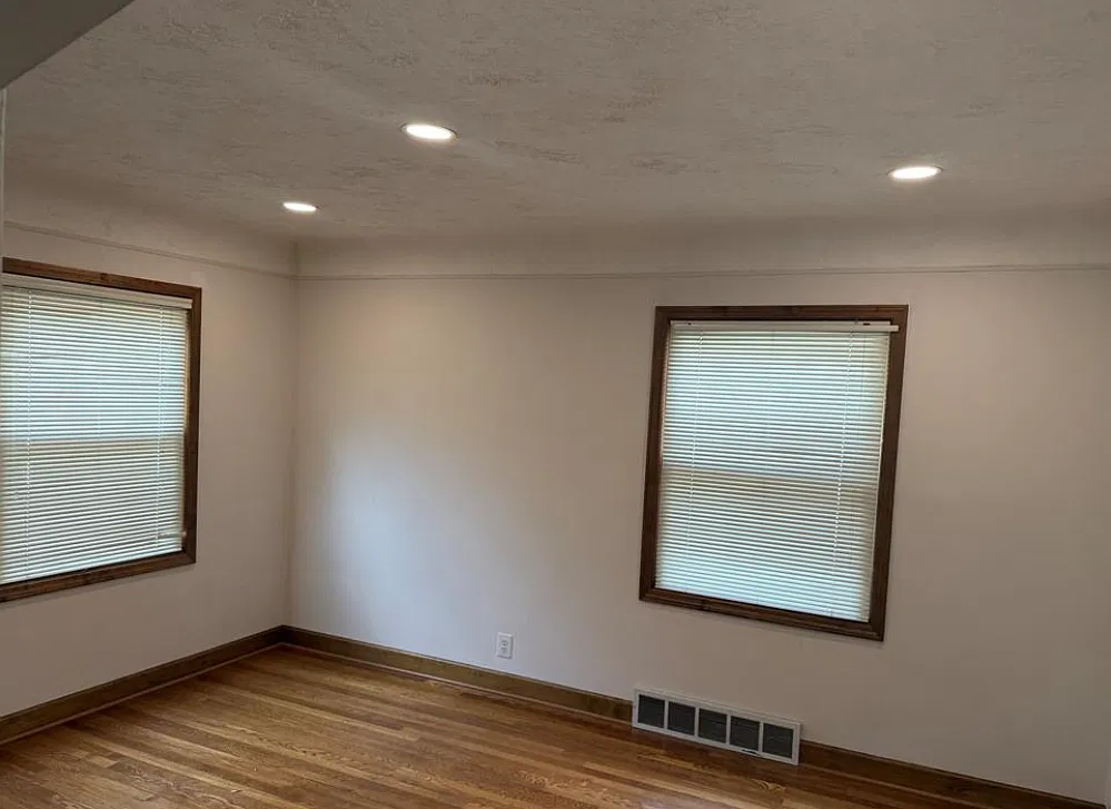3 bed, 1000 sqft, $2,550 — Photo 3